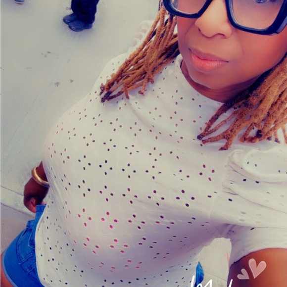 Meet your Posher, Crystal - Picture 8 of 14